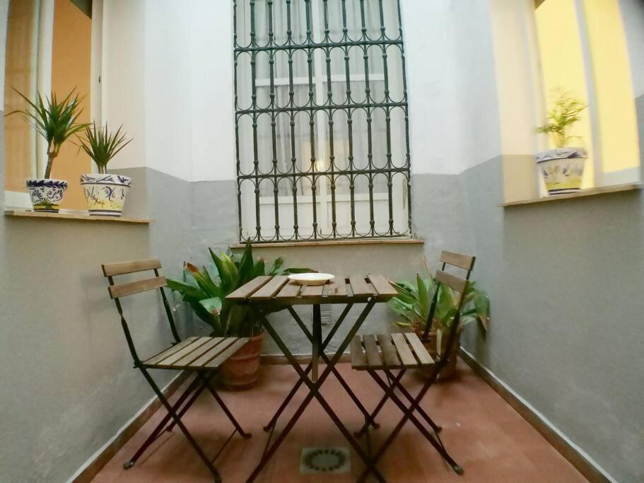 C Palacio Parking Segun Disponibilidad Севилья Экстерьер фото